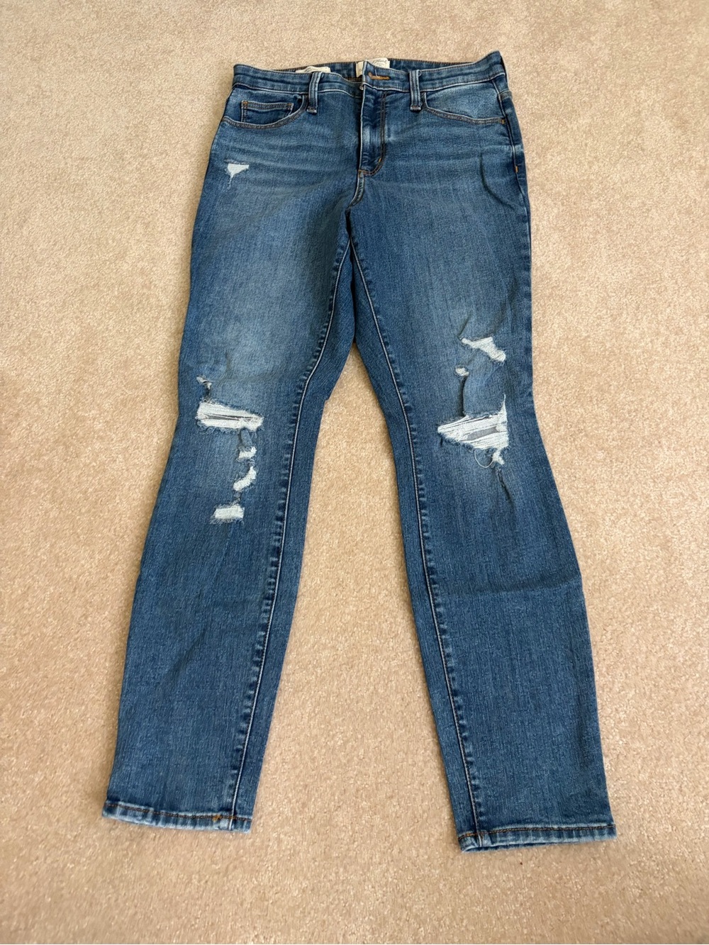 Universal Thread Women's Blue Ripped Skinny Jeans